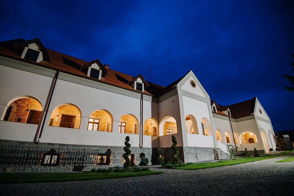 Molnos Mansion